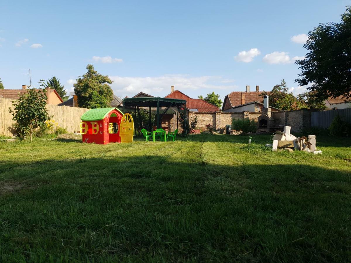 Pensiunea Schwartzy Makó Exterior foto